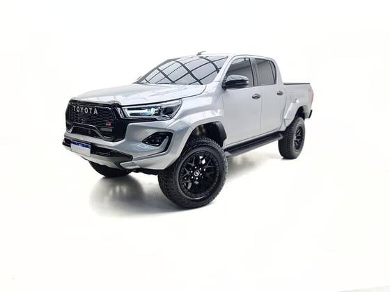 TOYOTA HILUX 2.8 D-4D TURBO DIESEL CD SRV 4X4 AUTOMÁTICO